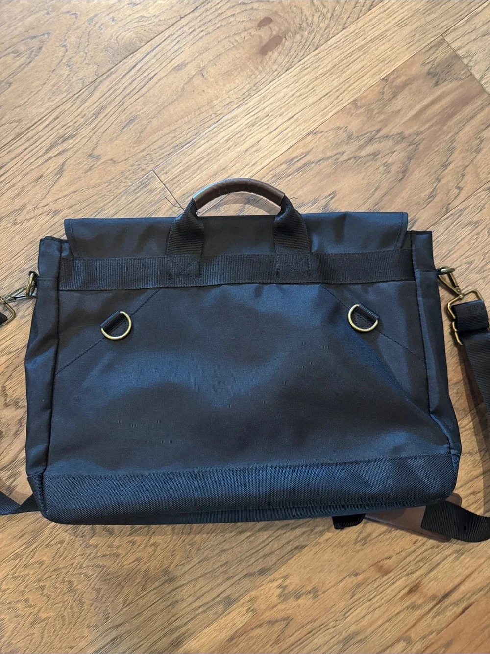 Goodfellow & Co Black Laptop Messenger Bag with Brown Strap Pad